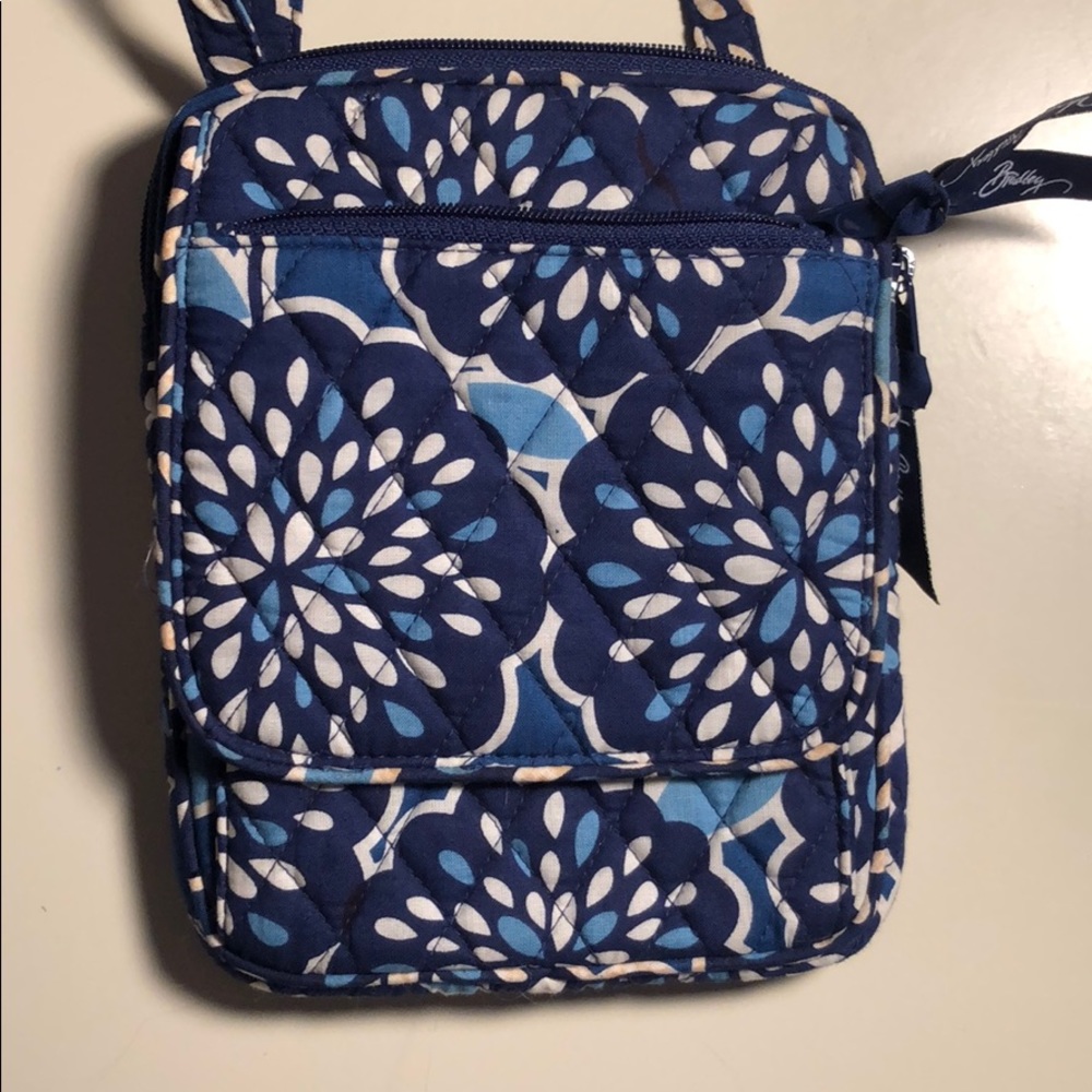 Vera Bradley Crossbody (ACCEPTING OFFERS)